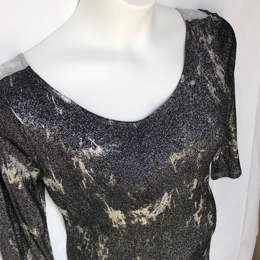 Buckle BKE Boutique shimmering lace blouse size Lg - Picture 5 of 8
